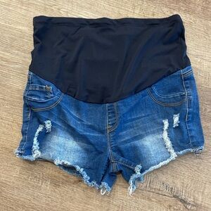 Maternity shorts